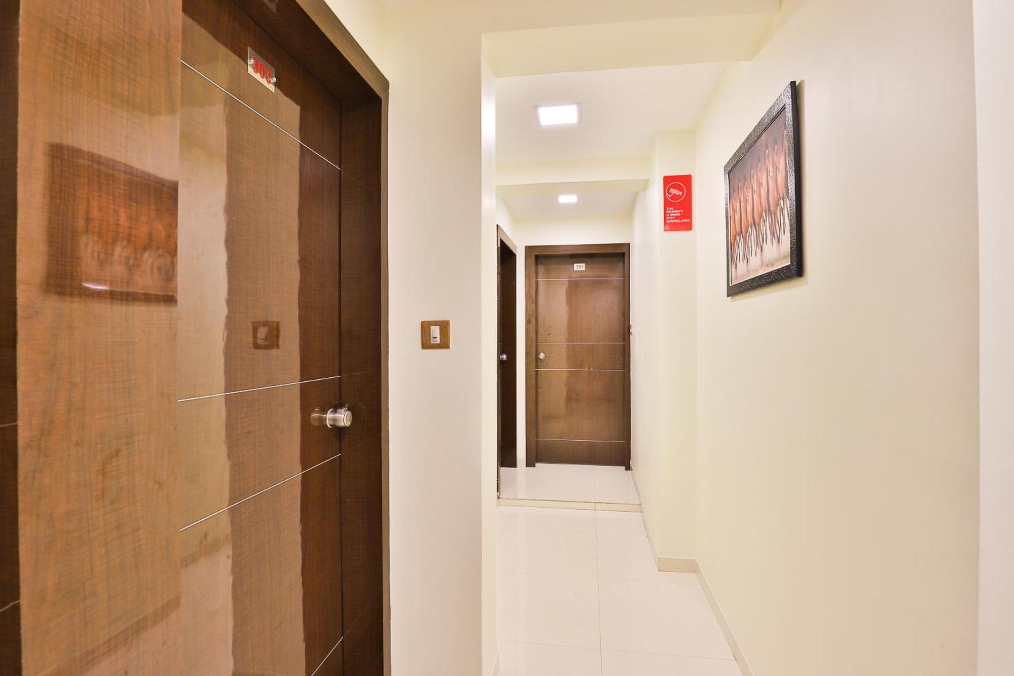 Hotel O Red Apple Ahmedabad Extérieur photo