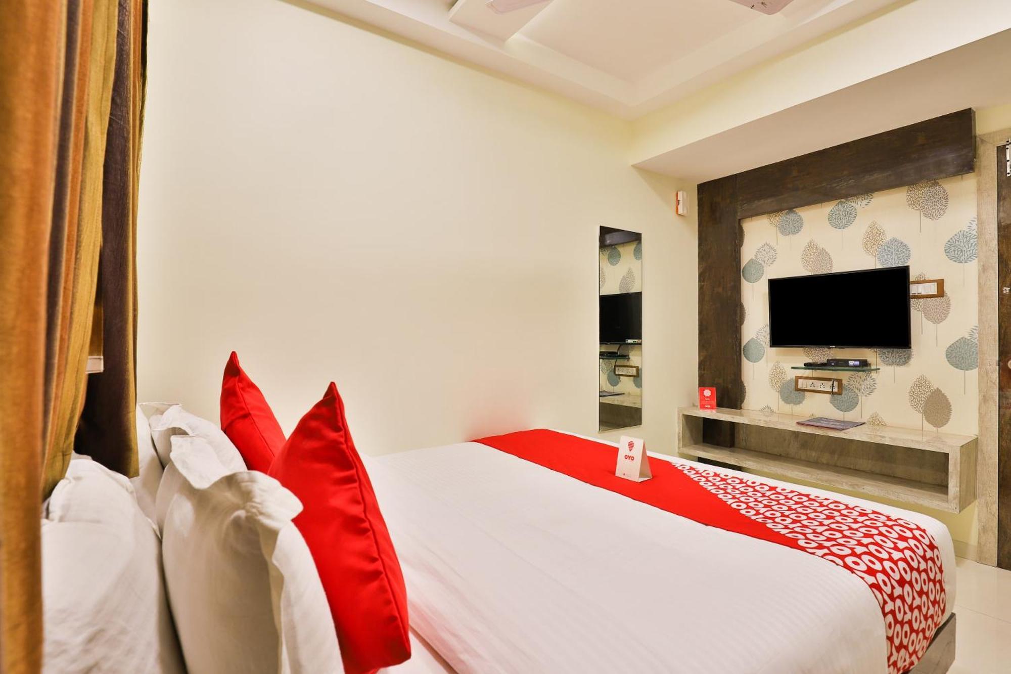 Hotel O Red Apple Ahmedabad Extérieur photo